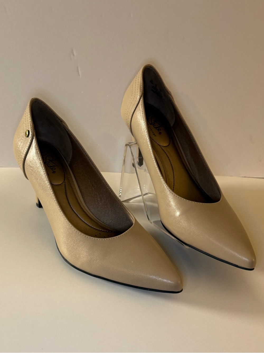 Life Stride Beige Pointed-Toe Ballet Flats